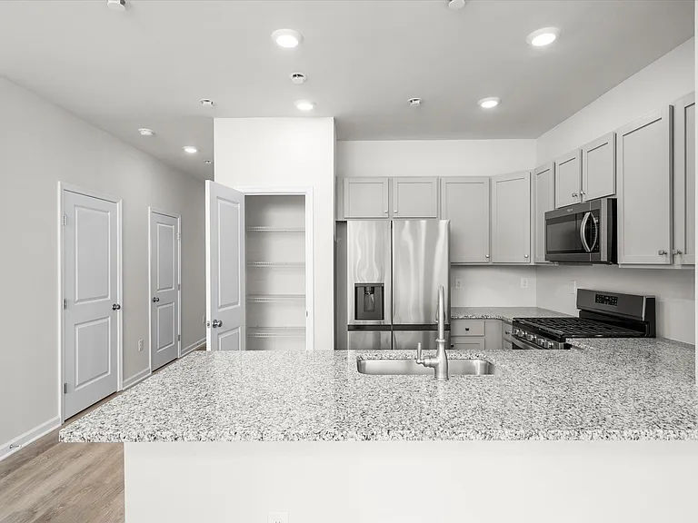 101 Alexander Way — Photo 6