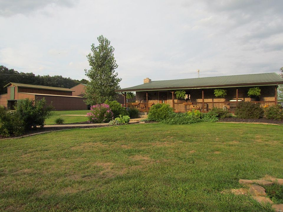 2nd image of 608 Daniels Rd