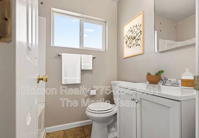 695 Denslowe Dr #B — Photo 11