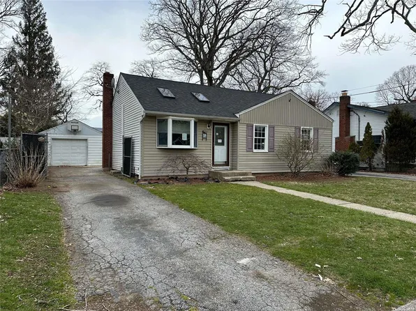 39 Wall Street, East Farmingdale, NY 11735