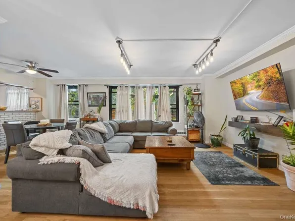 3850 Sedgewick Avenue image 1 of 22