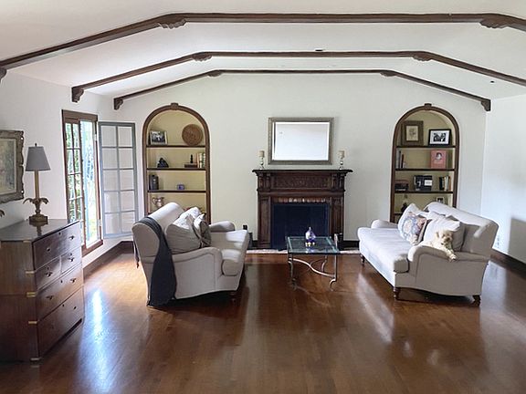 5th image of 719 Ocampo Dr
