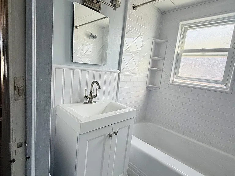 62 Ash St — Photo 9