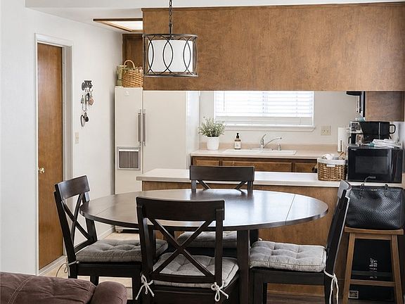 4th image of 738 Vista Pacifica Cir