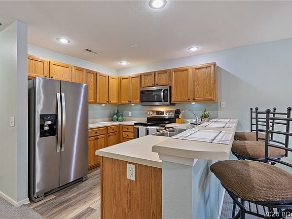 5th image of 770 Pershing Dr #3B