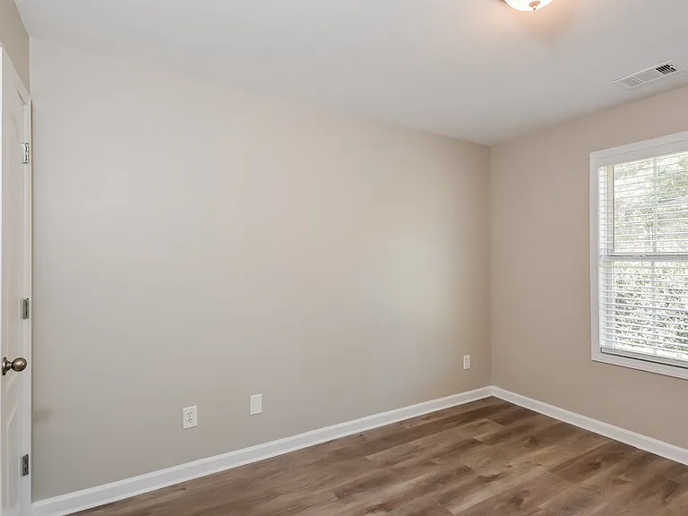 242 Derby Ct — Photo 18