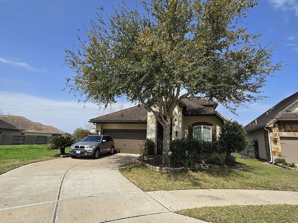 1st image of 4803 Fairford Dr