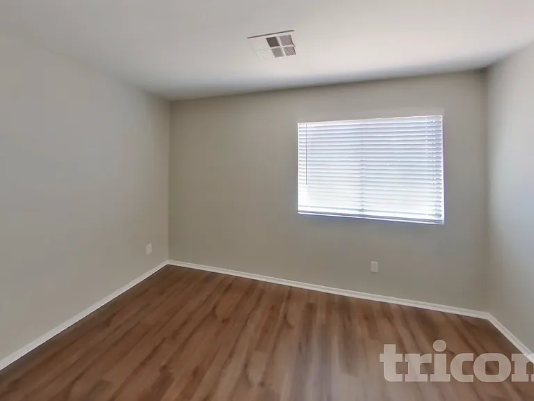 16191 N 157th Dr — Photo 10