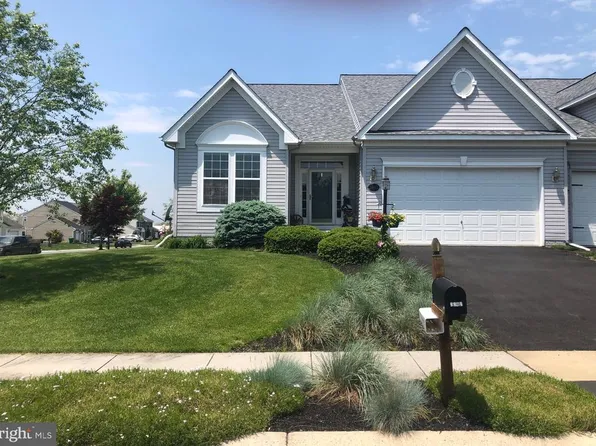 3042 Sundown Dr, Chambersburg, PA 17202