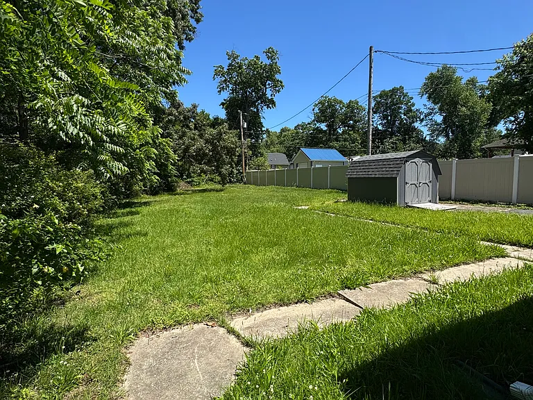 2427 Wythe Ave — Photo 37