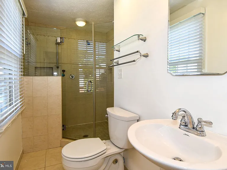 4037 Broadwire Dr — Photo 28