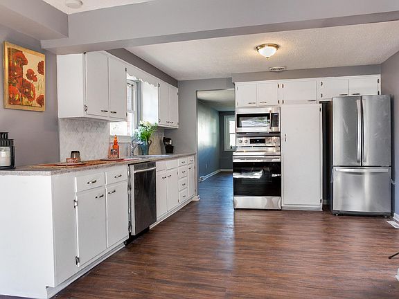 2nd image of 2675 Eugene Ave