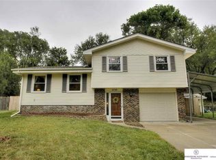 2729 N 98th St, Omaha, NE 68134