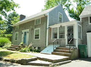 26 Church Ln, Portsmouth, RI 02871