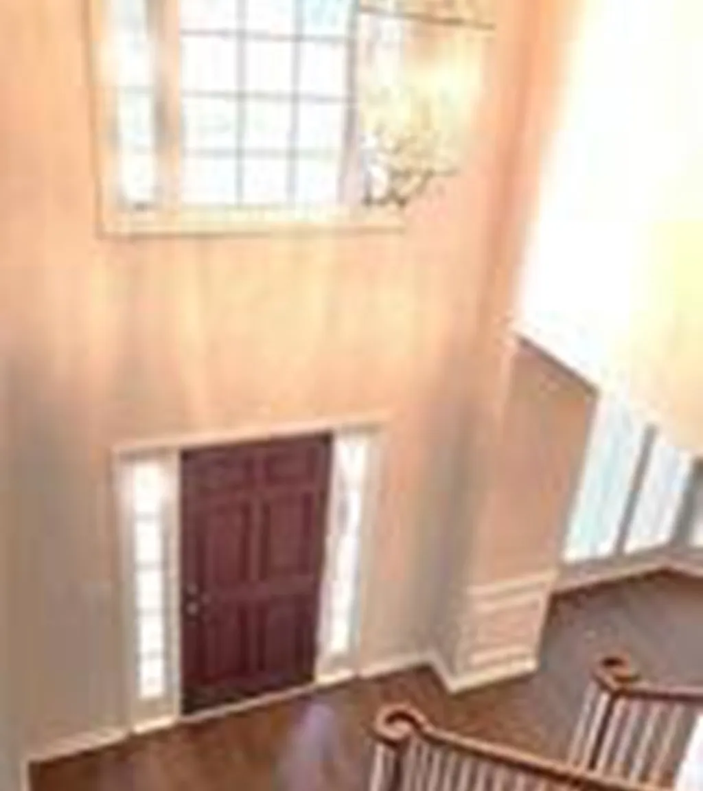 5 bed, 2.5 bath, 3040 sqft, $3,100 — Photo 2