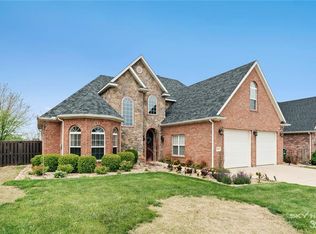5504 S Lanshire Dr, Rogers, AR 72758