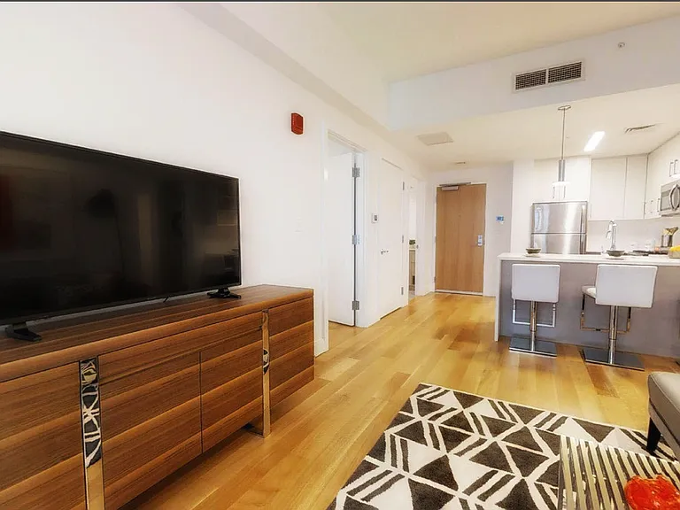650 Columbus Ave #401 — Photo 10