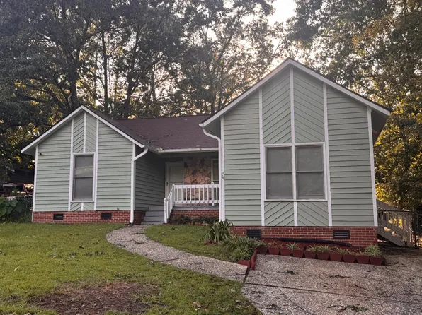 5813 Horton Pl, Fayetteville, NC 28314