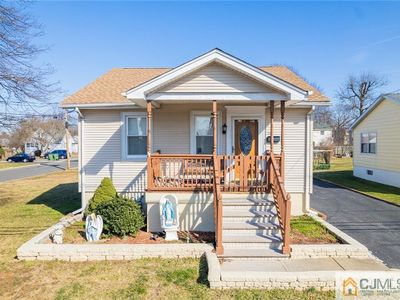 239 Suttons Ln, Edison, NJ, 08817