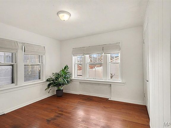 4th image of 3808 Burgen Ave