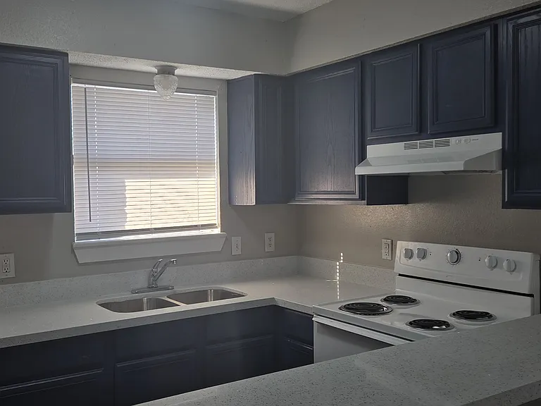 Northridge Apartments — Photo 9