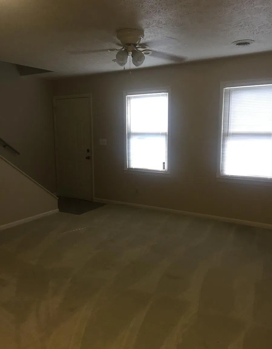 2 bed, 1.5 bath, 900 sqft, $1,000 — Photo 3