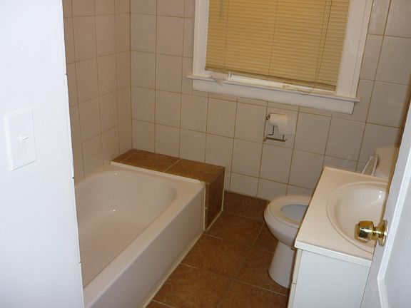 4th image of 4258 Larchmont St #1
