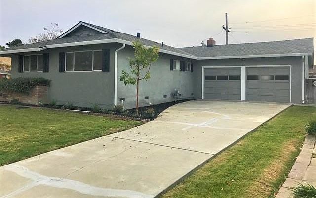 1st image of 854 Hummingbird Dr