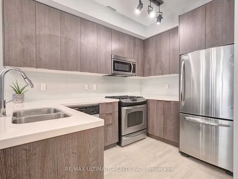 140 Broadview Ave #30 — Photo 10