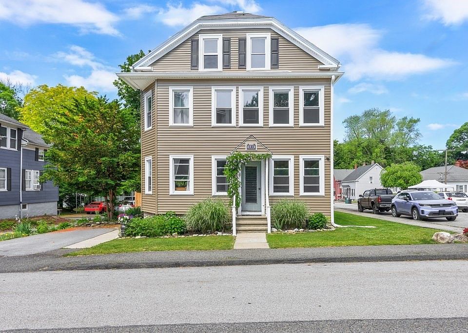 1st image of 21 Emerald Ave