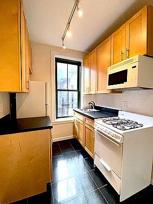 1st image of 531 E 78th St APT 5F