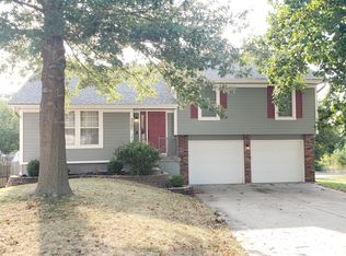 2707 NE Springbrook St, Blue Springs, MO 64014