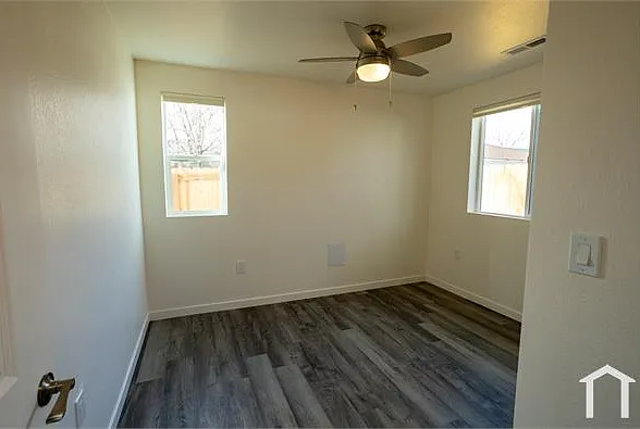 969.5 Hazel Ct — Photo 5
