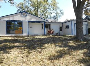 33 Ash St, Carpentersville, IL