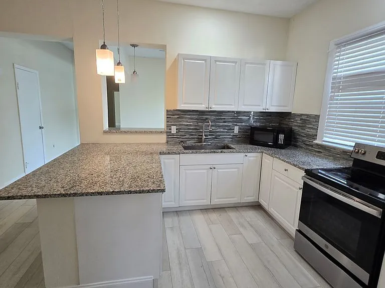 1212 E 25th Ave #B — Photo 4