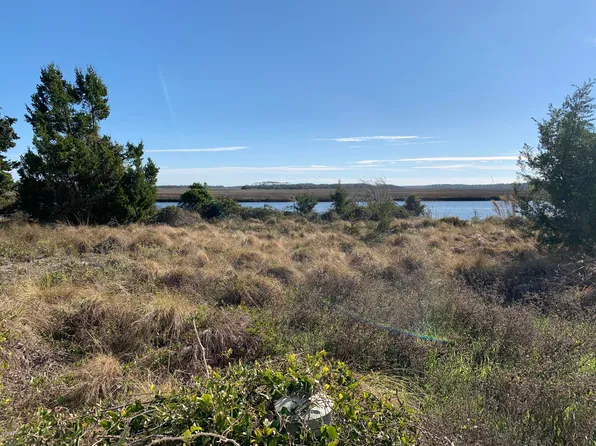 7 Leeward Ct, Bald Head Island, NC 28461