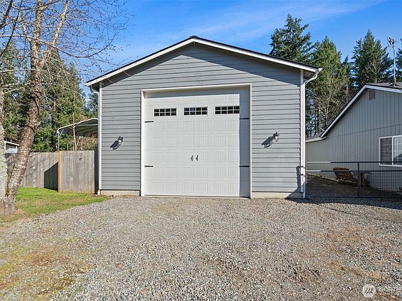 4th image of 15112 Champion Estates Drive SE