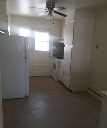 2nd image of 4915 Columbus Dr APT 1