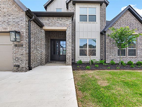3rd image of 8900 Comet Dr