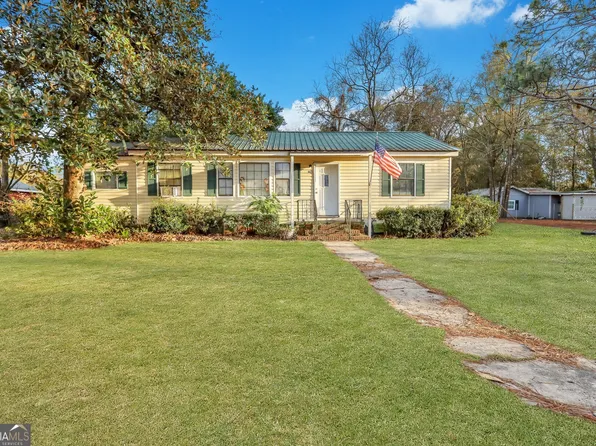 565 S Elm St, Jesup, GA 31546