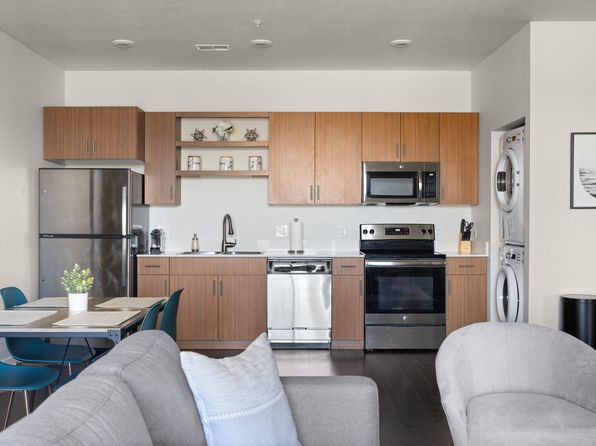630 S Garfield Ave #402