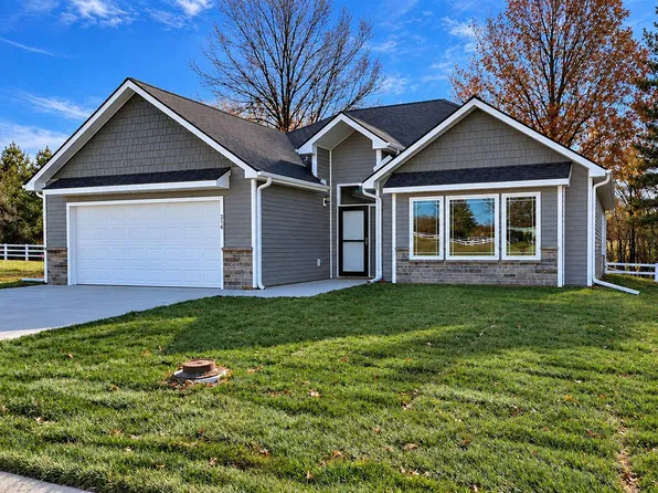 312 E Colony St, Clinton, MO 64735