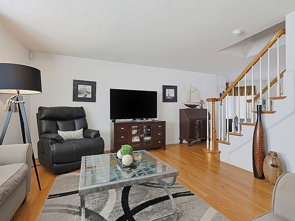 3rd image of 35 Pilgrim Village Rd APT 602