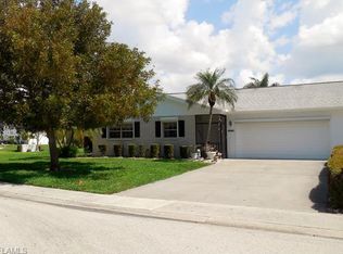 7073 Cedarhurst Dr, Fort Myers, FL 33919