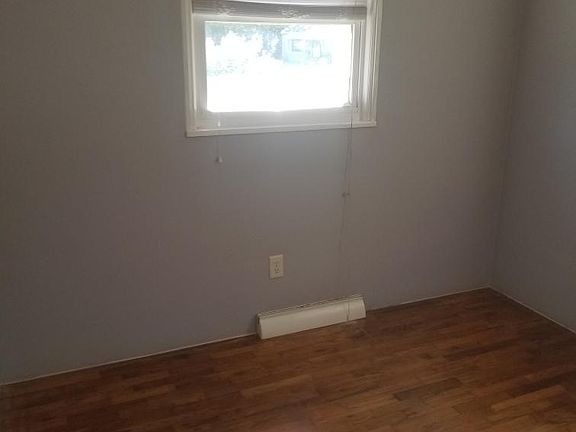 2nd image of 1423 Henson Ave
