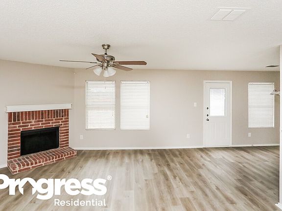 5th image of 1292 Longleaf Dr