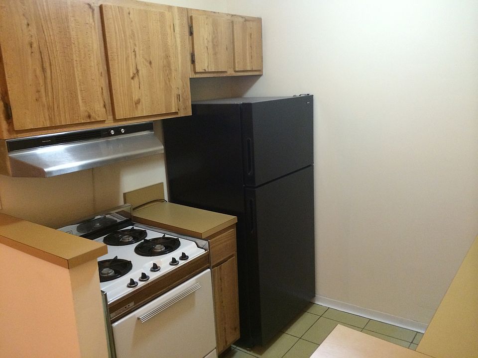 2nd image of 656 10th Ave APT 2E
