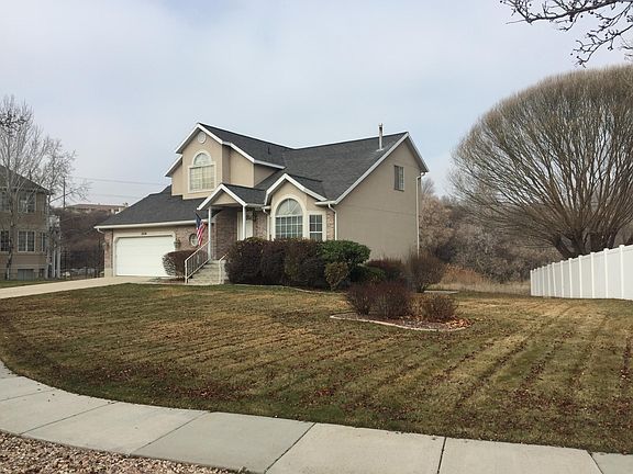 2nd image of 1254 W Cove Park Cir
