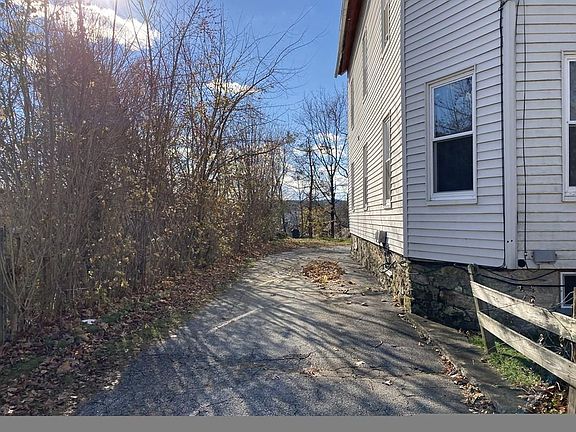 3rd image of 54 Fairlawn Ave
