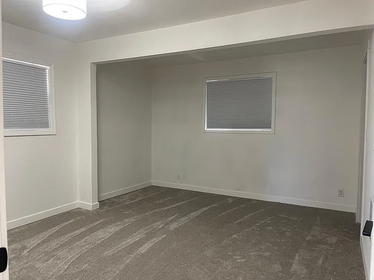 234 SW 4th St — Photo 8